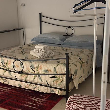 Small Mezzanine Apartment Colosseo Рим Экстерьер фото