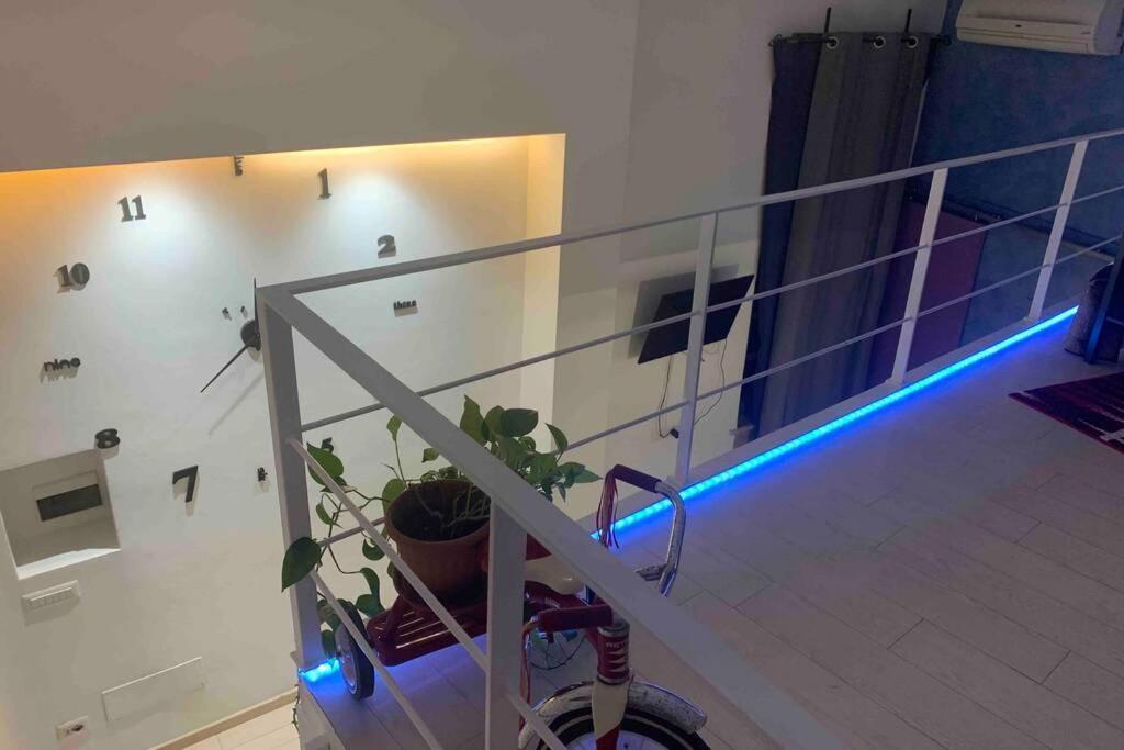 Small Mezzanine Apartment Colosseo Рим Экстерьер фото
